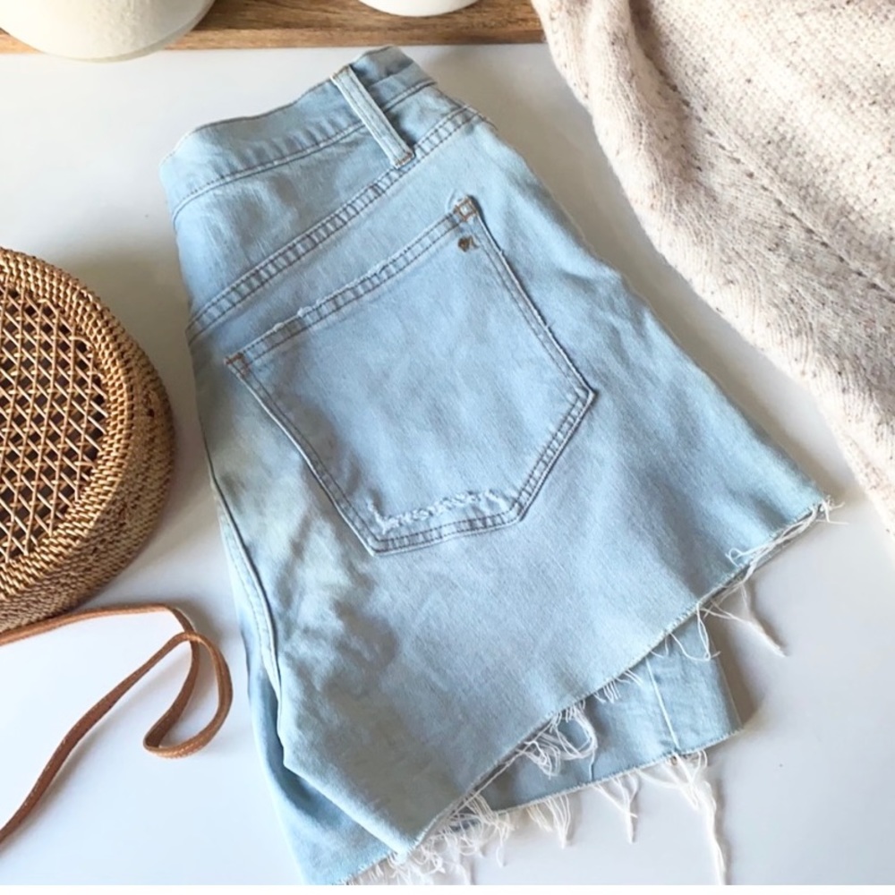 ❤️ Madewell Distressed Denim Shorts